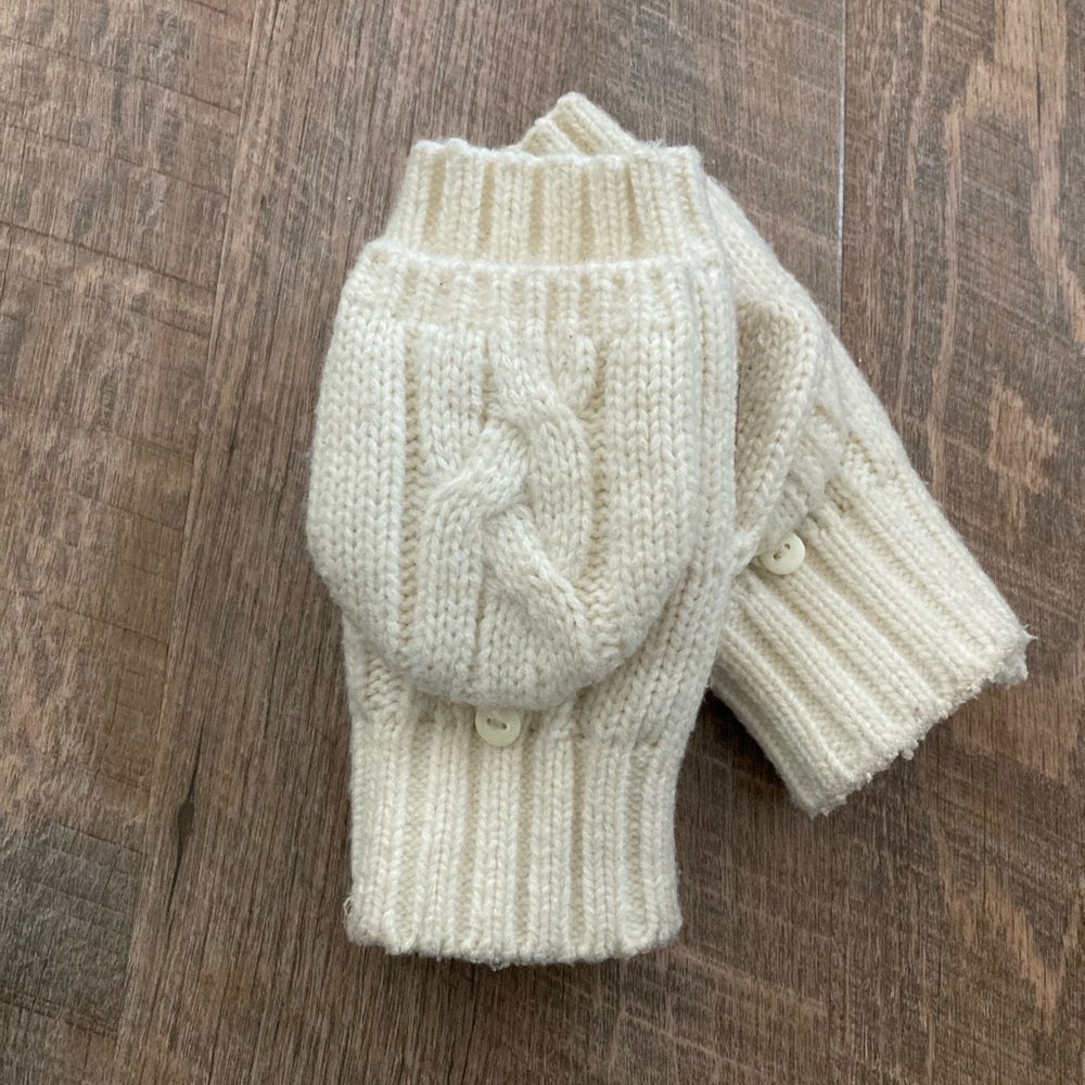 ELEMENT | Soft White Cable Knit Winter Mittens